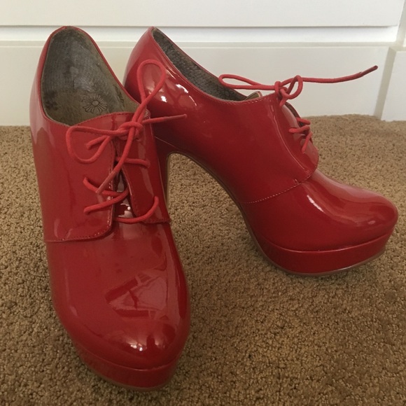 Shoes - Cherry Red Patent Leather Lace Up Oxford
